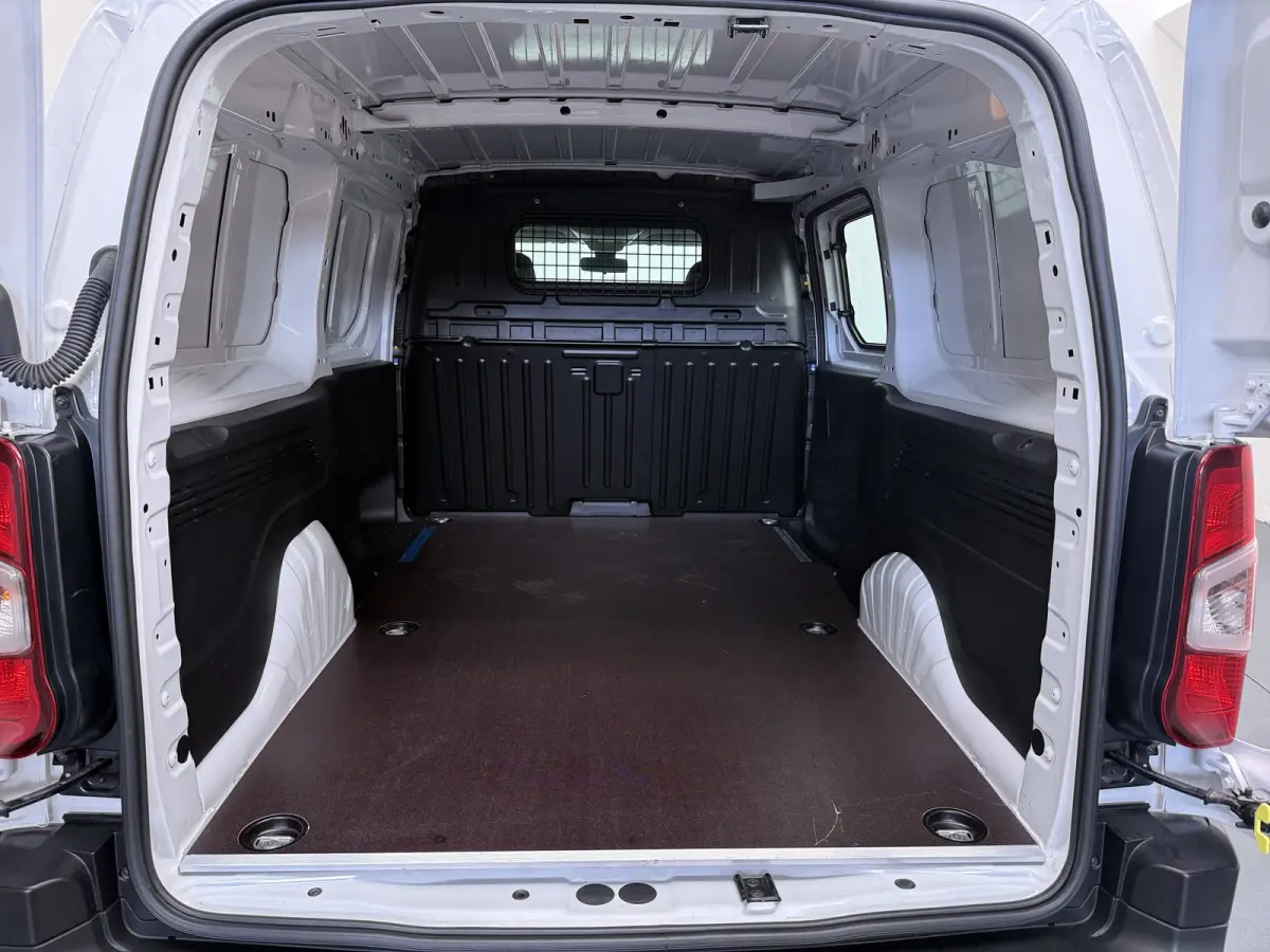 1.5 BlueHDI 100 L2 | Airco | Apple Carplay/Android Auto|telefoonintegratie premium | Centrale deurvergrendeling met afstandsbediening