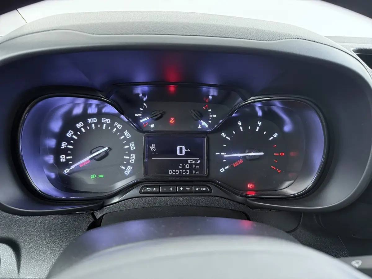 1.5 BlueHDI 100 L2 | Airco | Apple Carplay/Android Auto|telefoonintegratie premium | Centrale deurvergrendeling met afstandsbediening