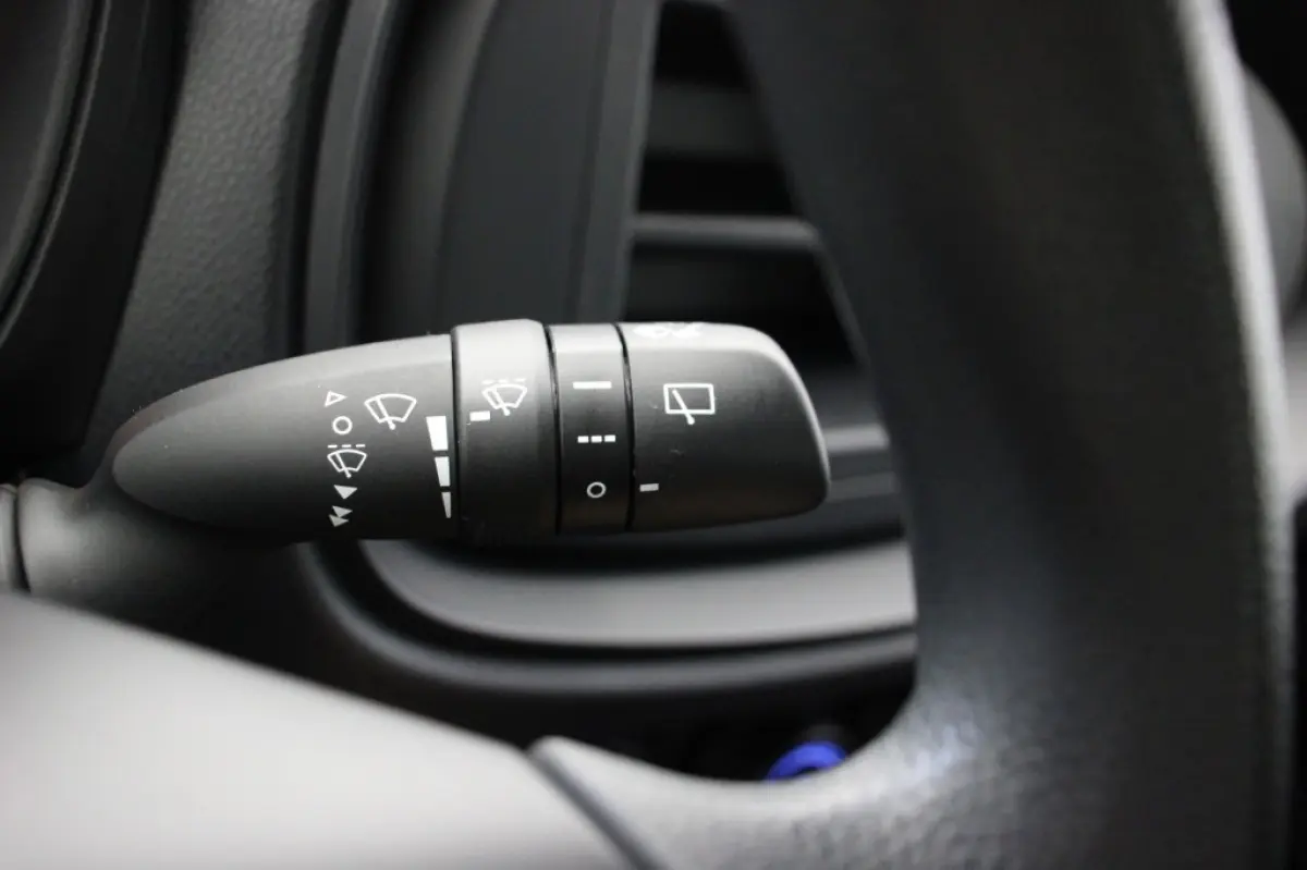 1.0 VVT-i MT - Carplay, Adaptive Cruise, Airco