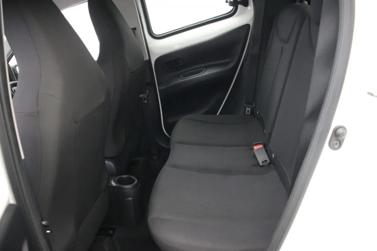 1.0 VVT-i MT - Carplay, Adaptive Cruise, Airco