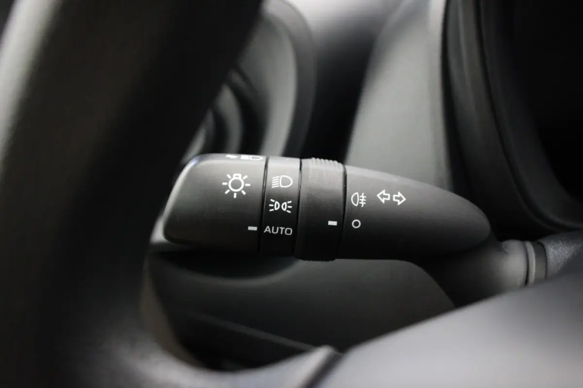 1.0 VVT-i MT - Carplay, Adaptive Cruise, Airco