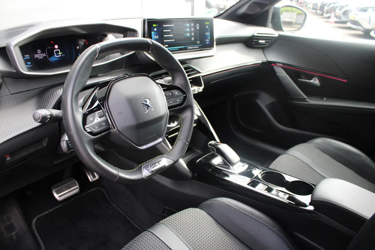 EV GT 350 50 kWh | Fase 3 laden | Navigatie | Camera | Full LED | NL auto | Apple carplay | 78.000km |