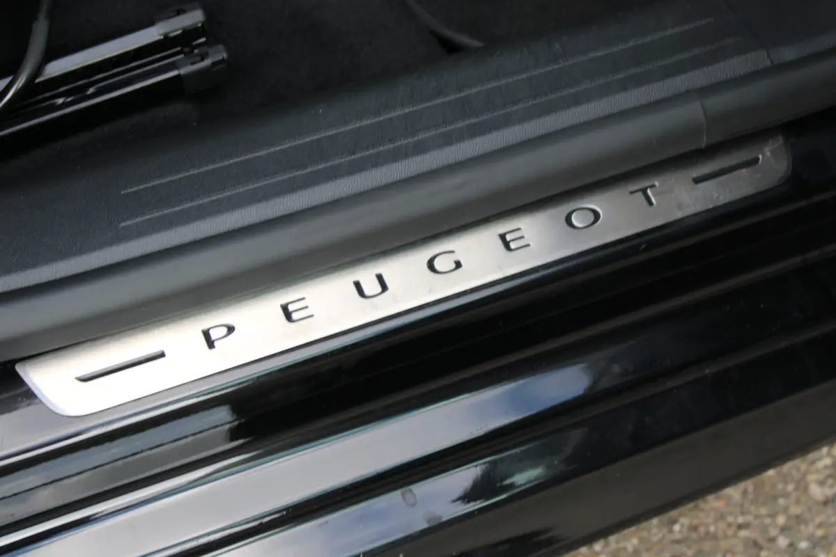 EV GT 350 50 kWh | Fase 3 laden | Navigatie | Camera | Full LED | NL auto | Apple carplay | 78.000km |