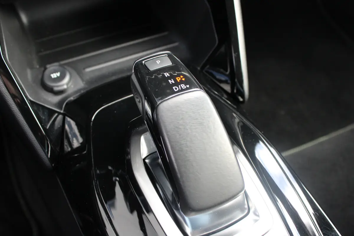 EV GT 350 50 kWh | Fase 3 laden | Navigatie | Camera | Full LED | NL auto | Apple carplay | 78.000km |
