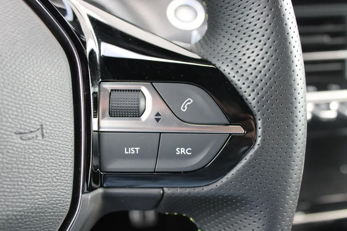 EV GT 350 50 kWh | Fase 3 laden | Navigatie | Camera | Full LED | NL auto | Apple carplay | 78.000km |