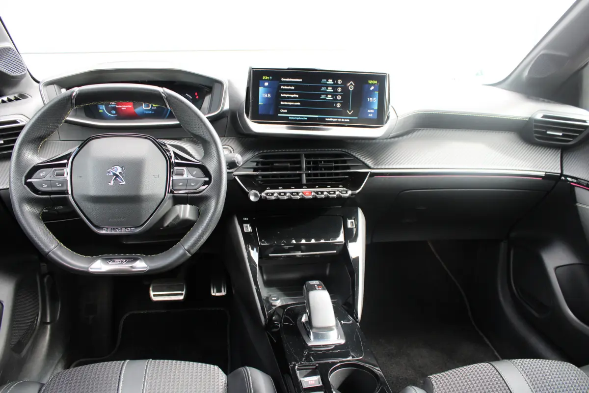 EV GT 350 50 kWh | Fase 3 laden | Navigatie | Camera | Full LED | NL auto | Apple carplay | 78.000km |