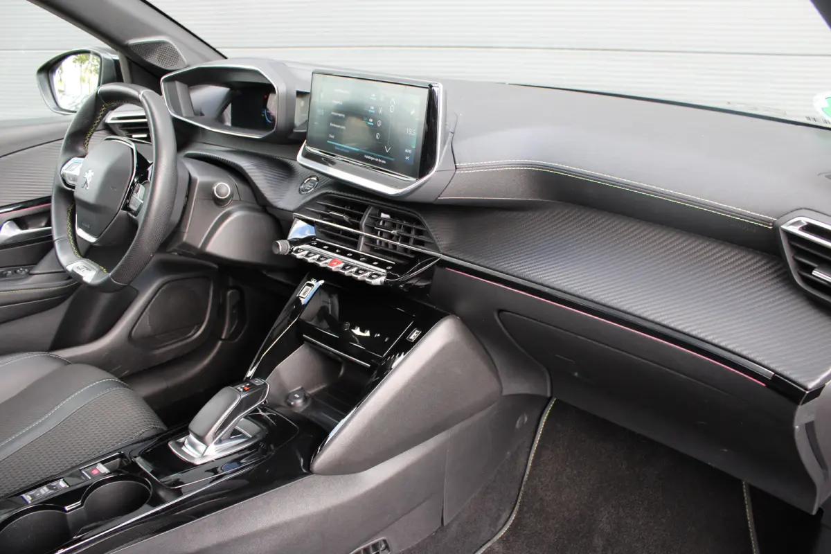 EV GT 350 50 kWh | Fase 3 laden | Navigatie | Camera | Full LED | NL auto | Apple carplay | 78.000km |