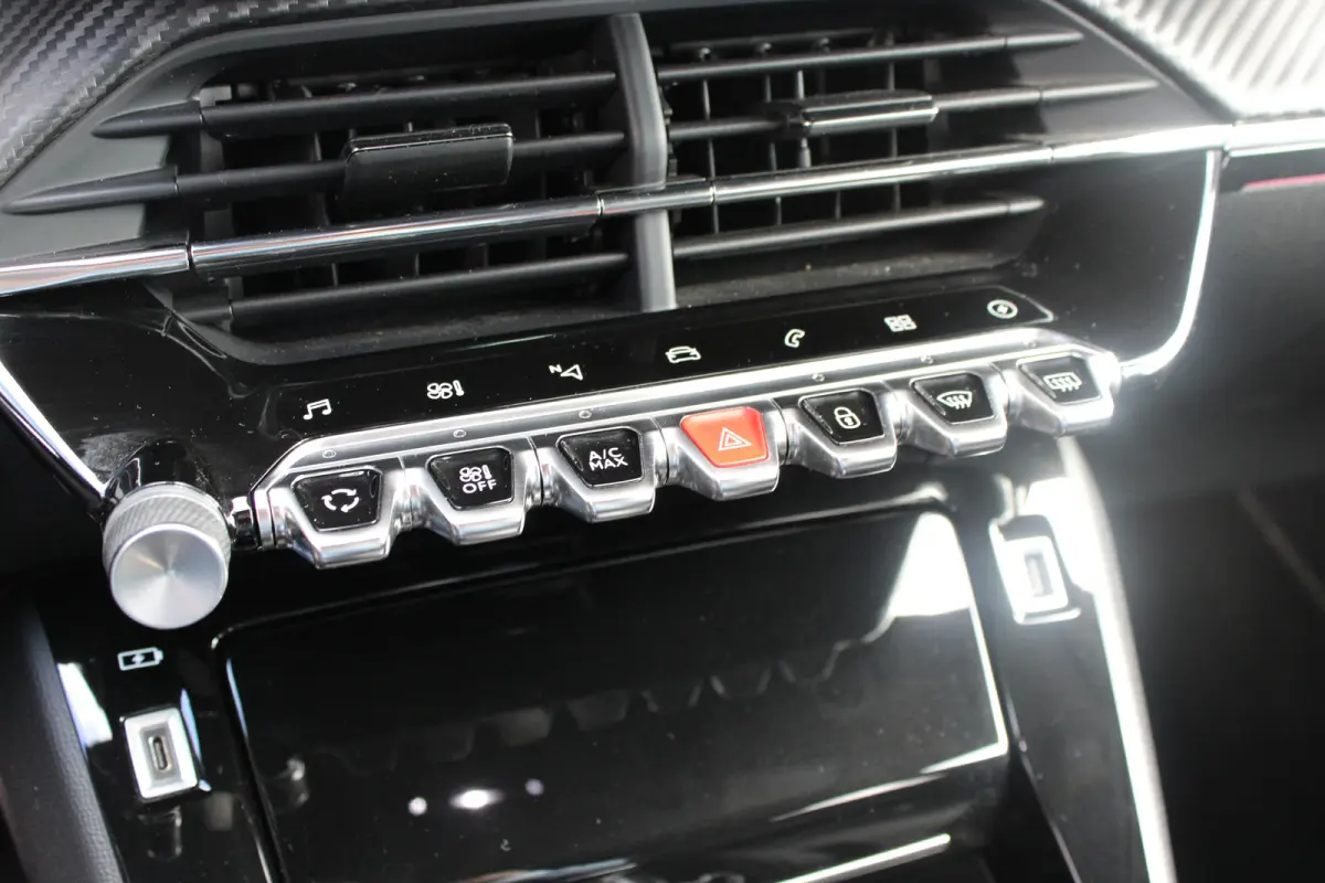 EV GT 350 50 kWh | Fase 3 laden | Navigatie | Camera | Full LED | NL auto | Apple carplay | 78.000km |