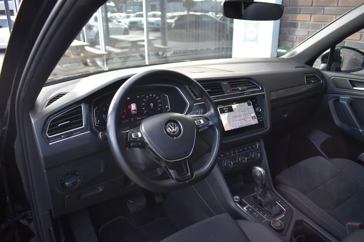 2.0 TSI 4Motion R-LINE PANO LED NAVI
