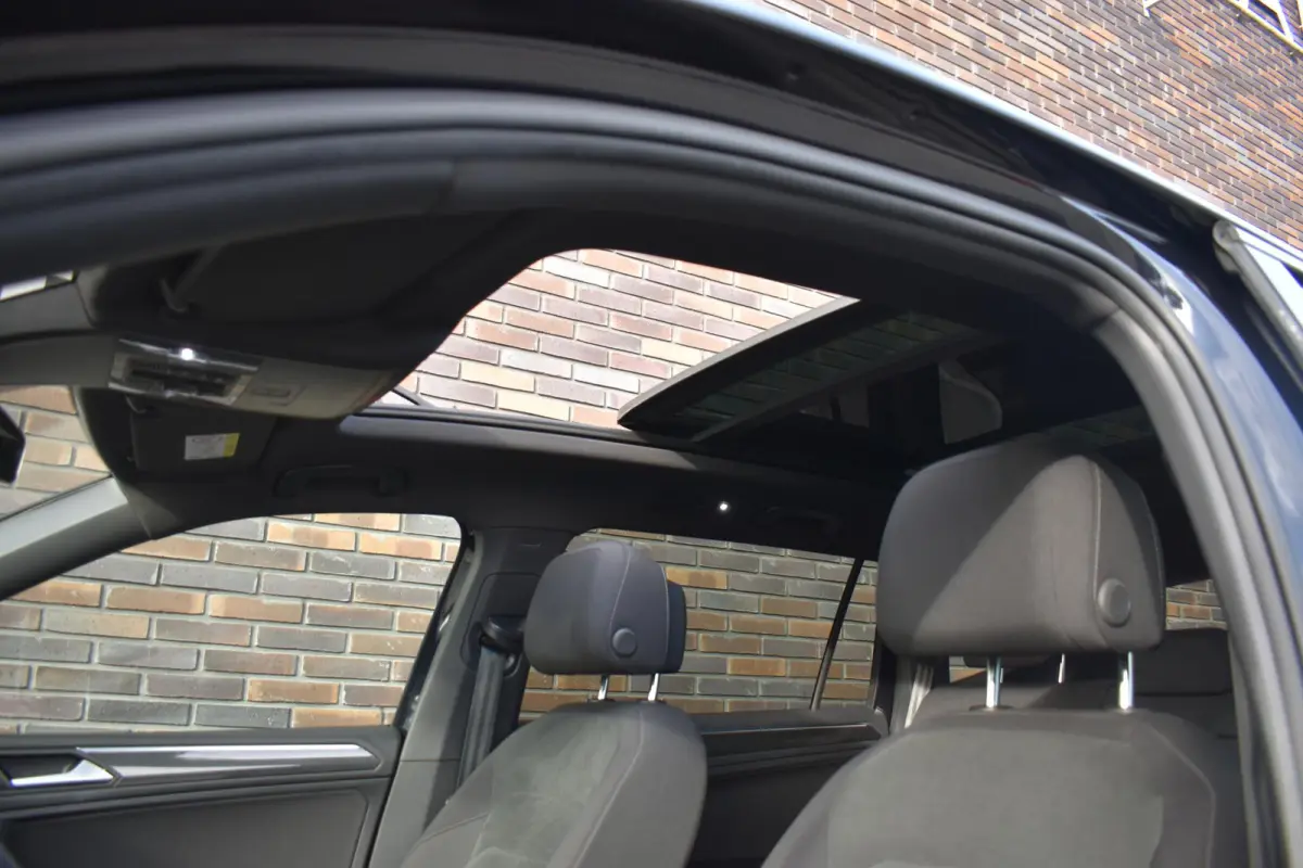 2.0 TSI 4Motion R-LINE PANO LED NAVI