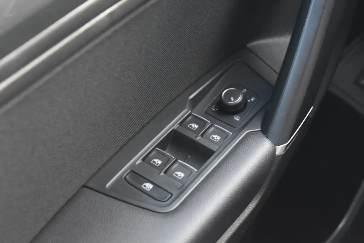 2.0 TSI 4Motion R-LINE PANO LED NAVI