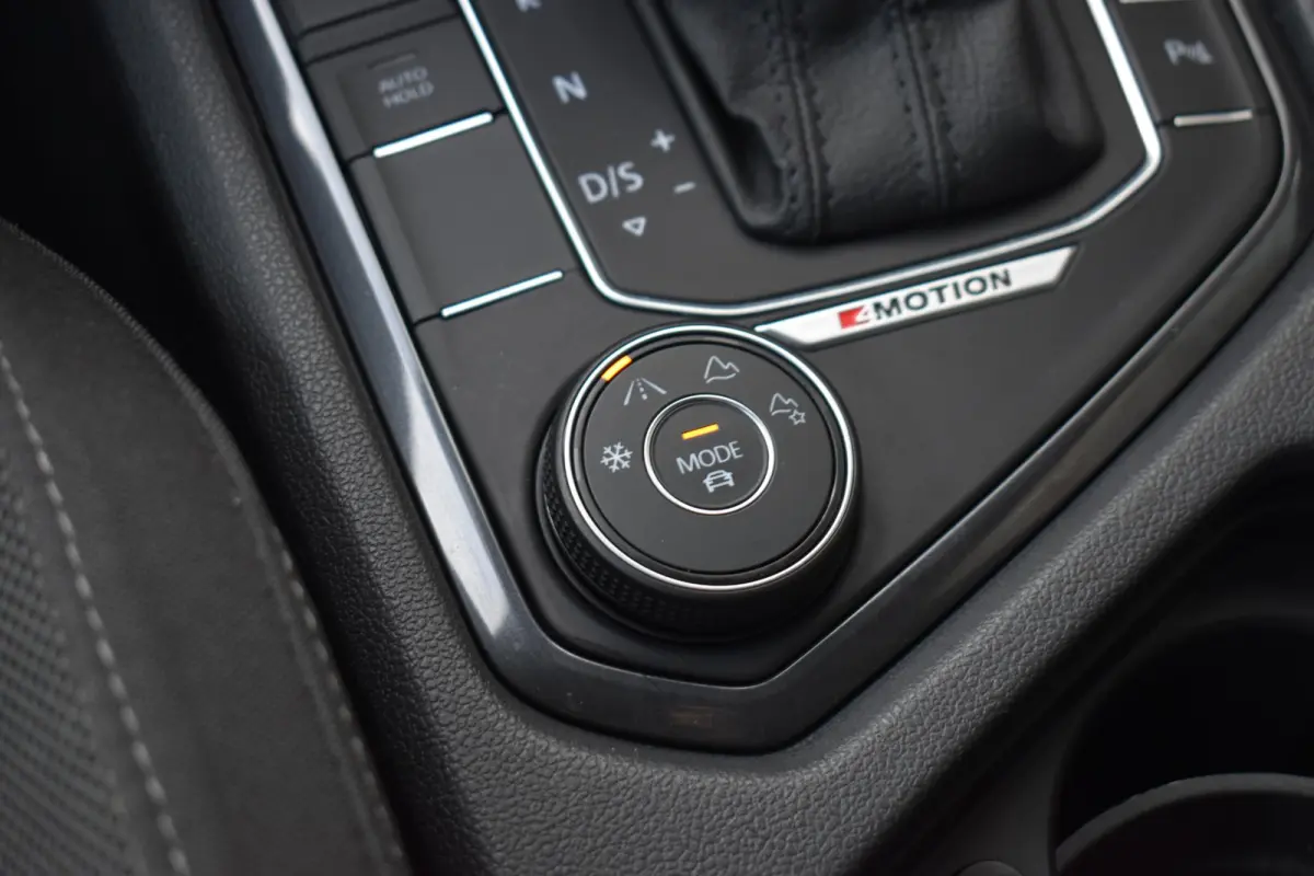 2.0 TSI 4Motion R-LINE PANO LED NAVI