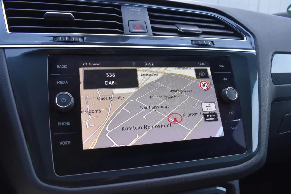 2.0 TSI 4Motion R-LINE PANO LED NAVI