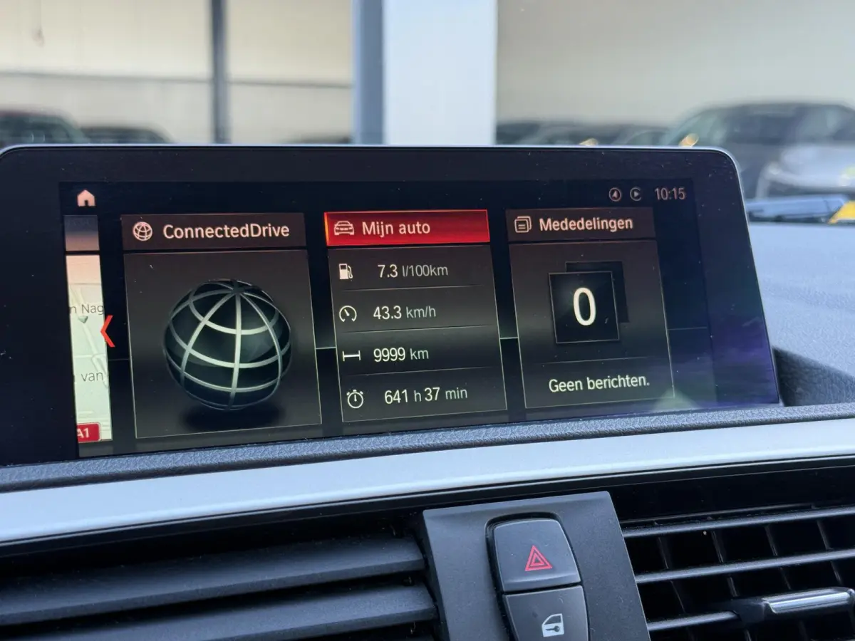 118i Executive Edition | Parkeer pakket | Cruise Control | Dealeronderhouden | 1e Eigenaar | NL Auto | Apple & Android | Camera | Automaat |