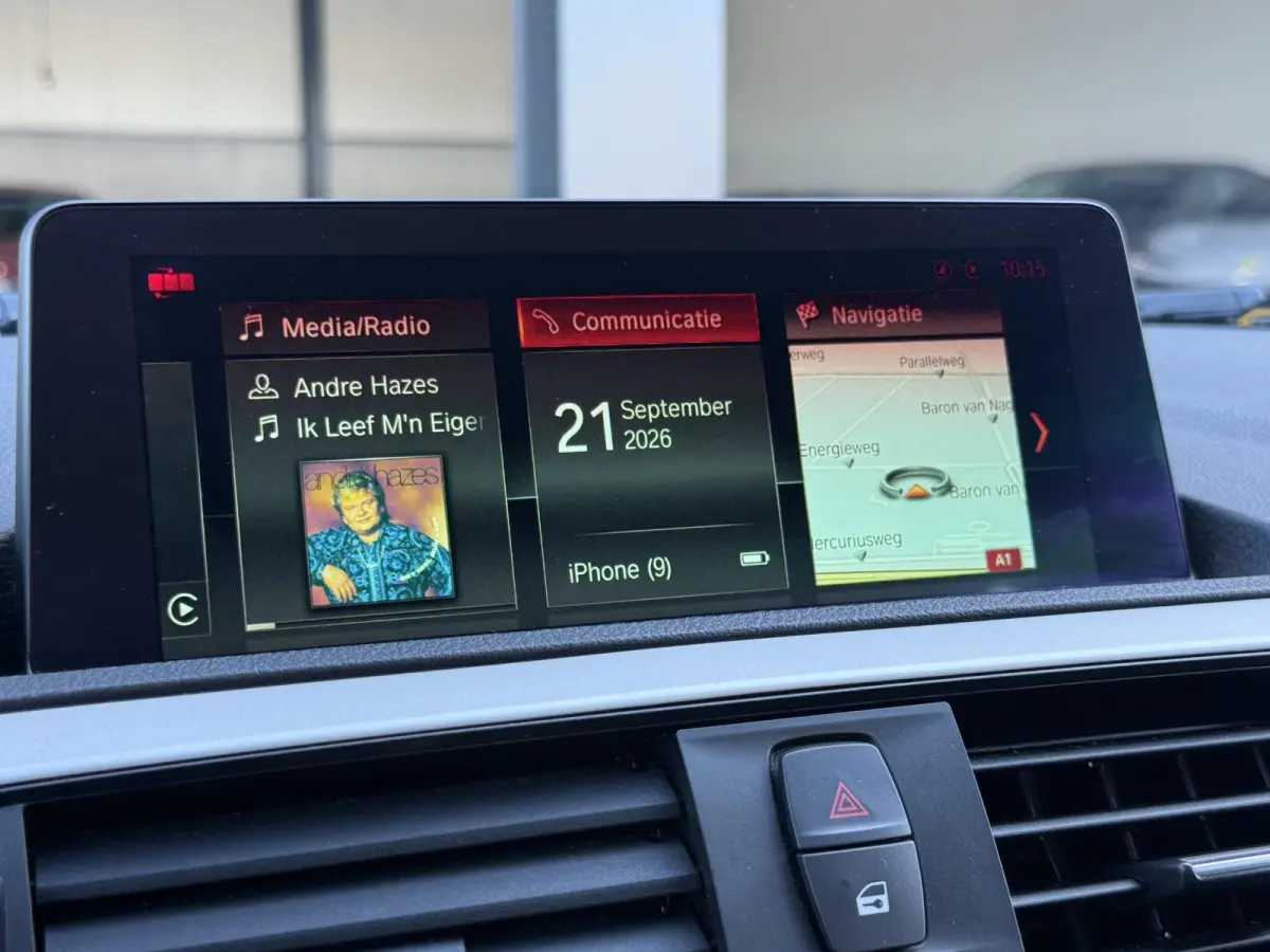 118i Executive Edition | Parkeer pakket | Cruise Control | Dealeronderhouden | 1e Eigenaar | NL Auto | Apple & Android | Camera | Automaat |