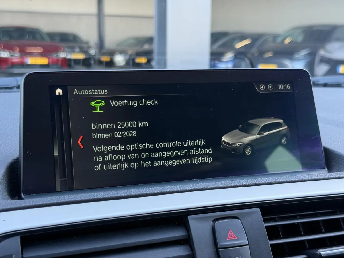 118i Executive Edition | Parkeer pakket | Cruise Control | Dealeronderhouden | 1e Eigenaar | NL Auto | Apple & Android | Camera | Automaat |