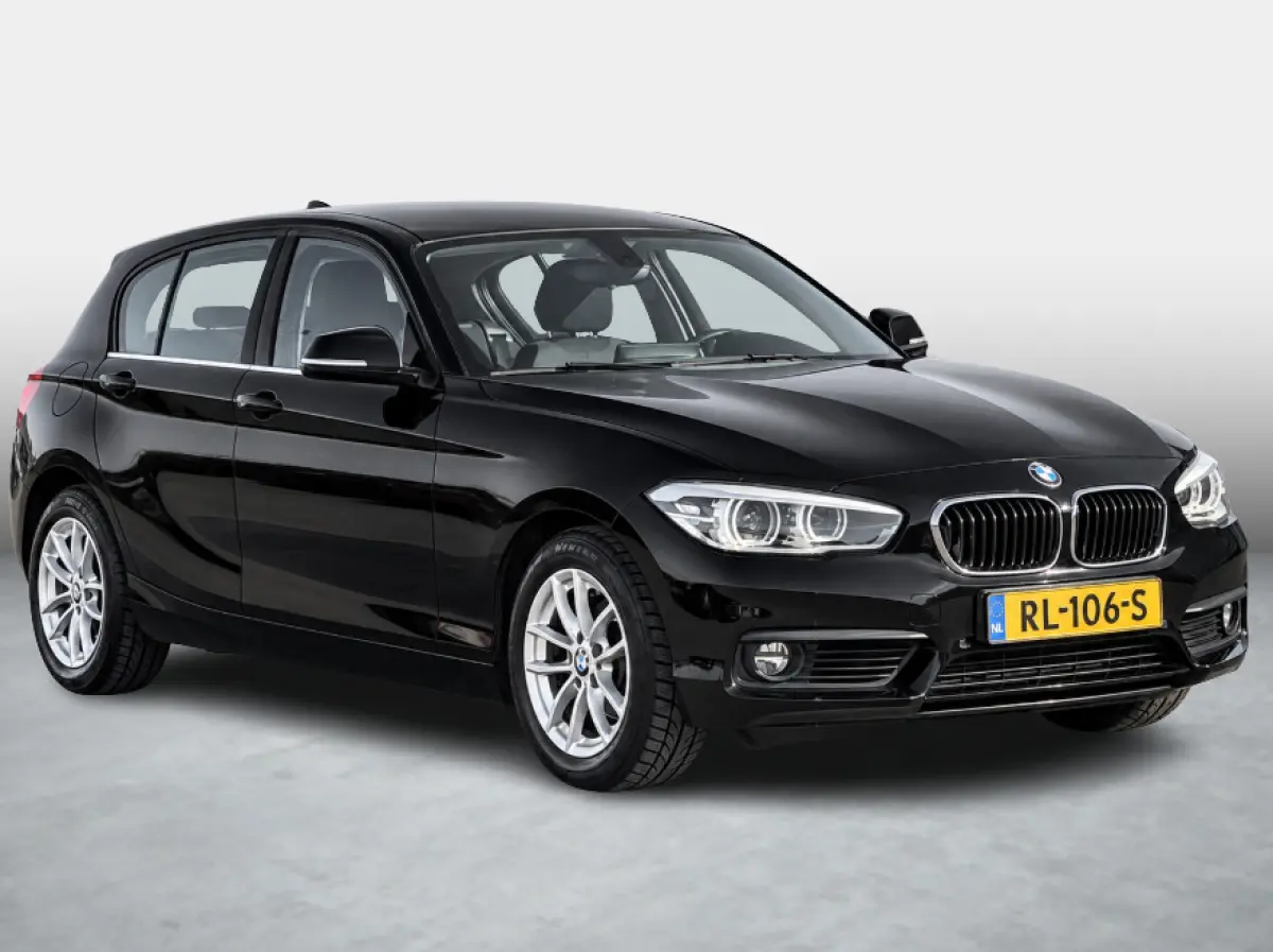 118i Executive Edition | Parkeer pakket | Cruise Control | Dealeronderhouden | 1e Eigenaar | NL Auto | Apple & Android | Camera | Automaat |