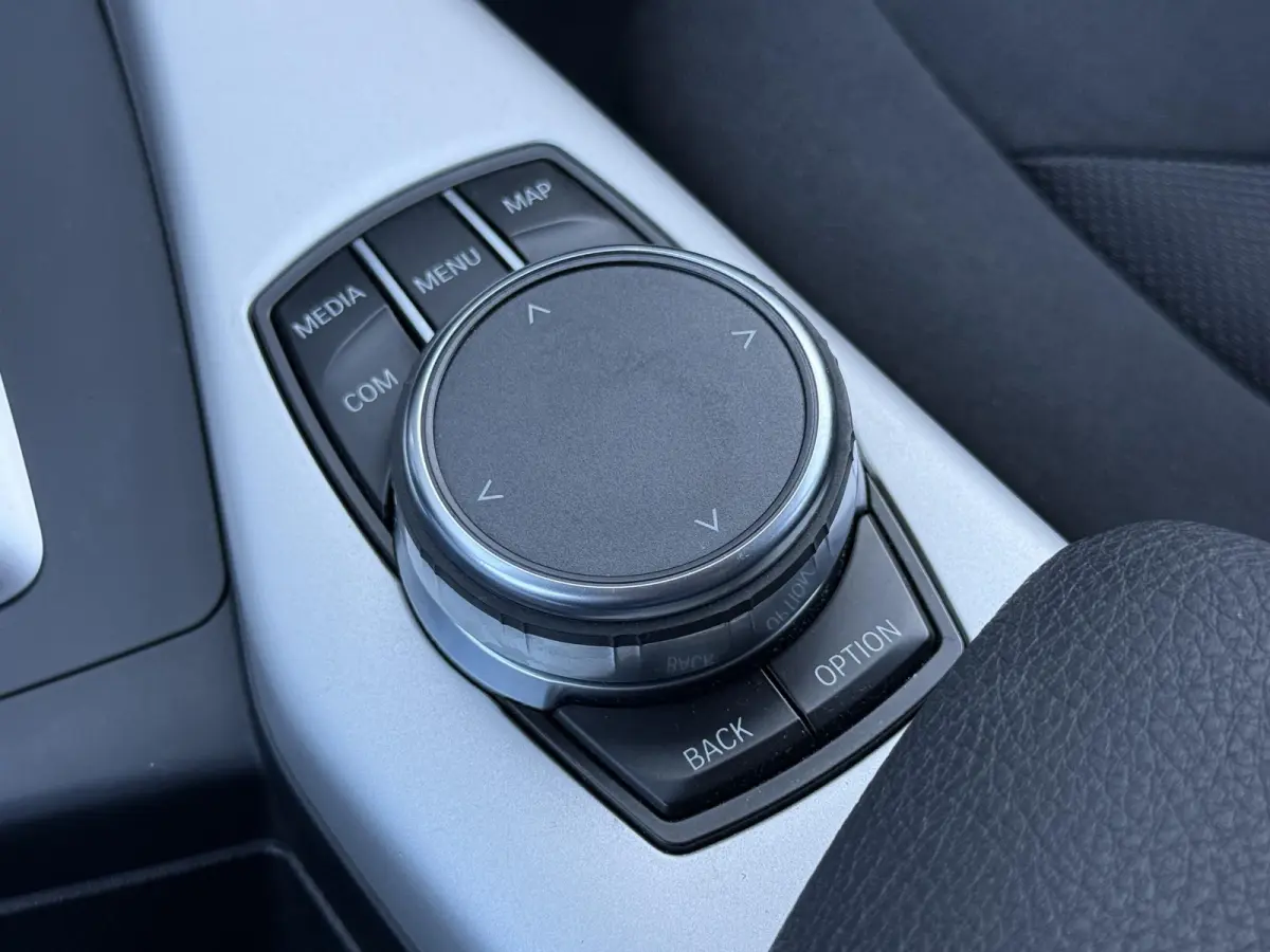 118i Executive Edition | Parkeer pakket | Cruise Control | Dealeronderhouden | 1e Eigenaar | NL Auto | Apple & Android | Camera | Automaat |