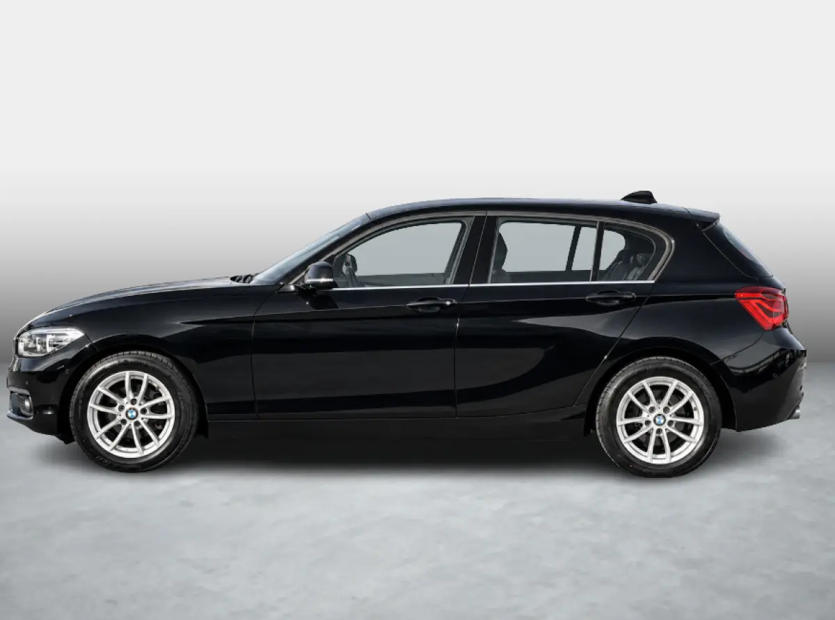 118i Executive Edition | Parkeer pakket | Cruise Control | Dealeronderhouden | 1e Eigenaar | NL Auto | Apple & Android | Camera | Automaat |