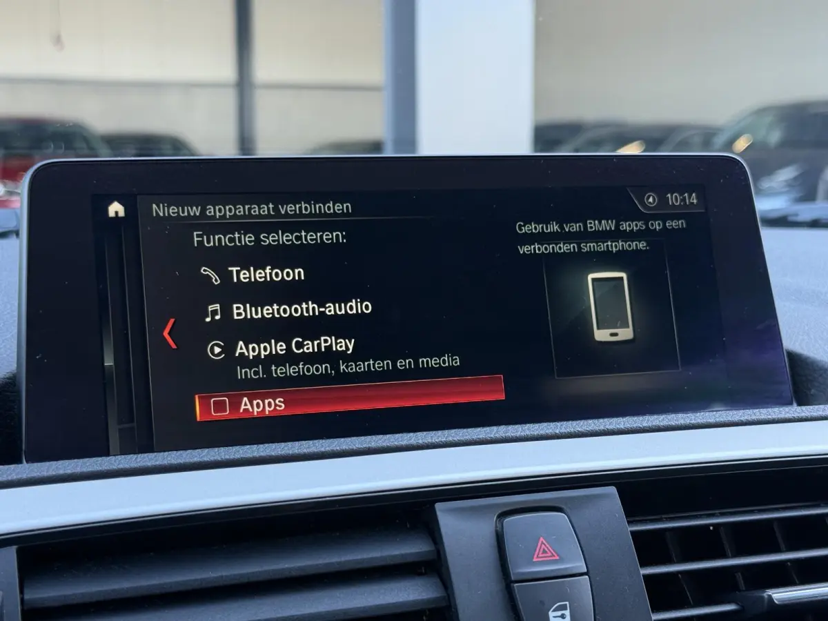 118i Executive Edition | Parkeer pakket | Cruise Control | Dealeronderhouden | 1e Eigenaar | NL Auto | Apple & Android | Camera | Automaat |