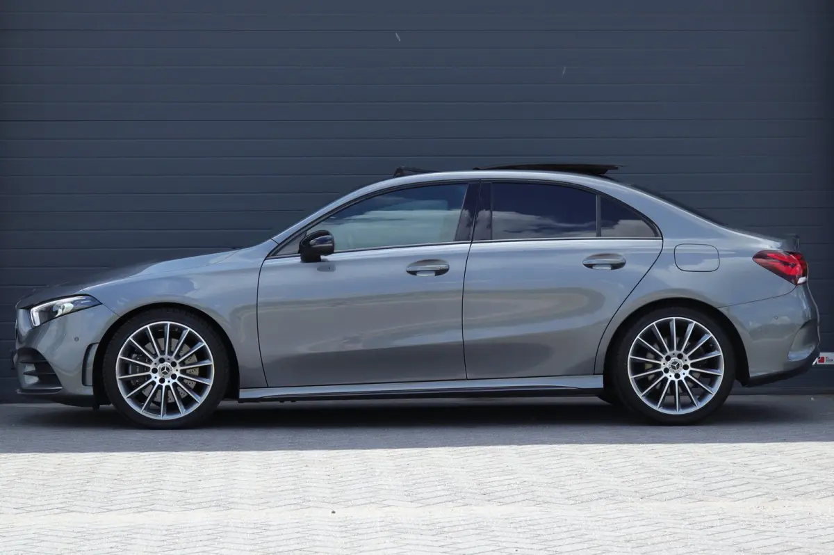 A-Klasse A 250 A250 4Matic AMG Line sedan / sfeerverlichting / pano /carplay