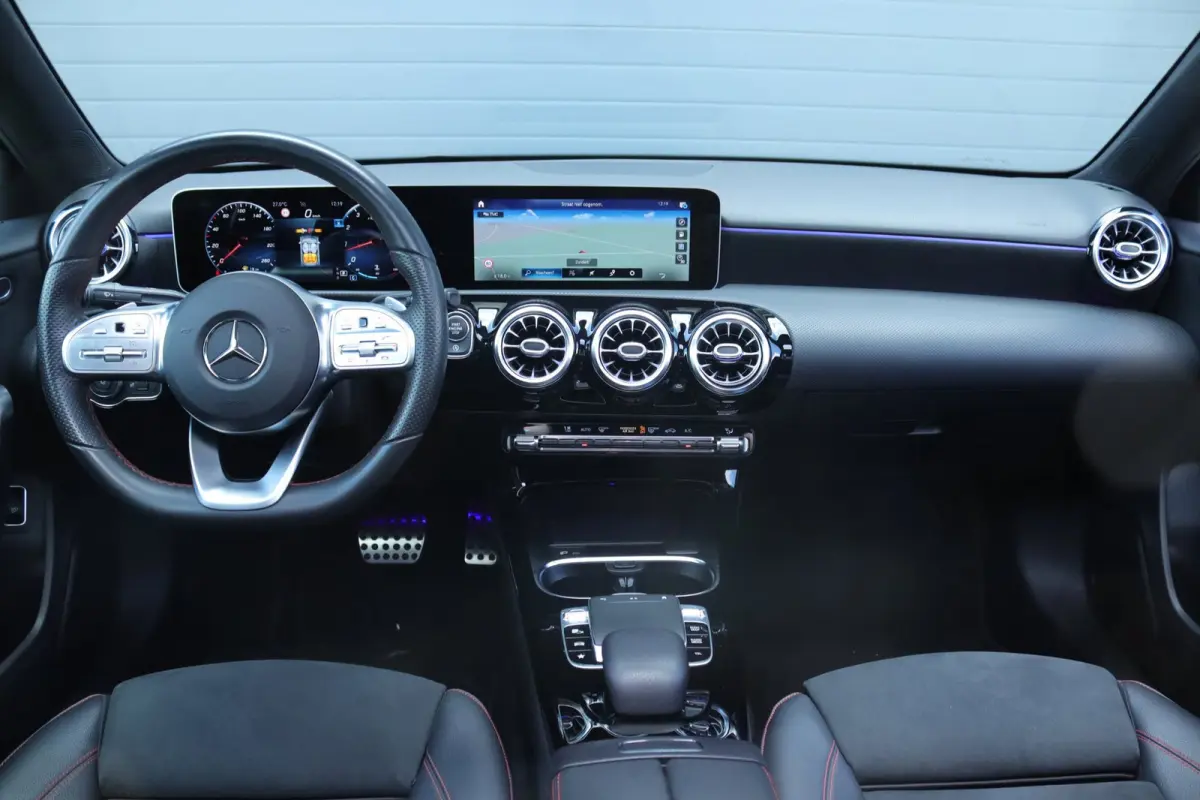A-Klasse A 250 A250 4Matic AMG Line sedan / sfeerverlichting / pano /carplay
