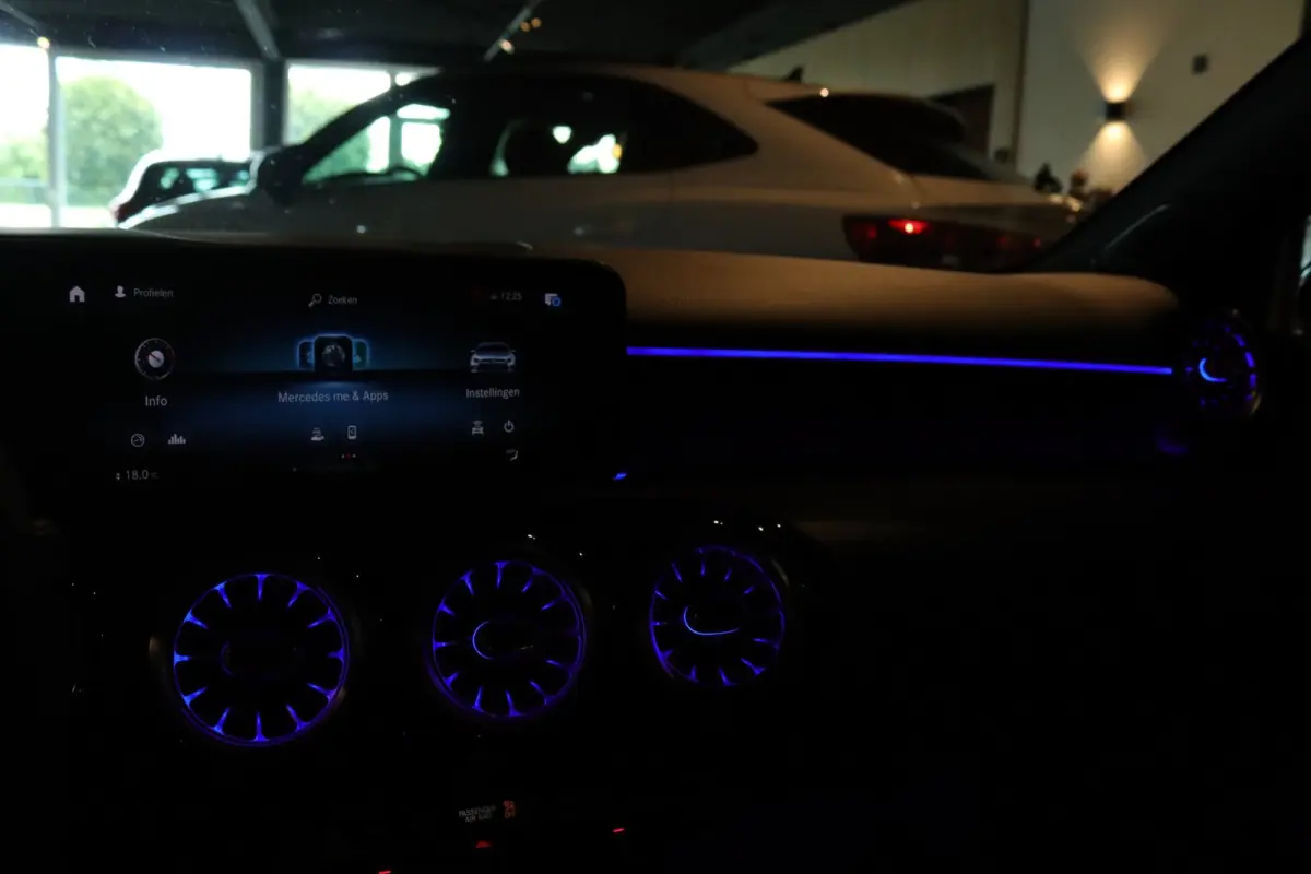 A-Klasse A 250 A250 4Matic AMG Line sedan / sfeerverlichting / pano /carplay