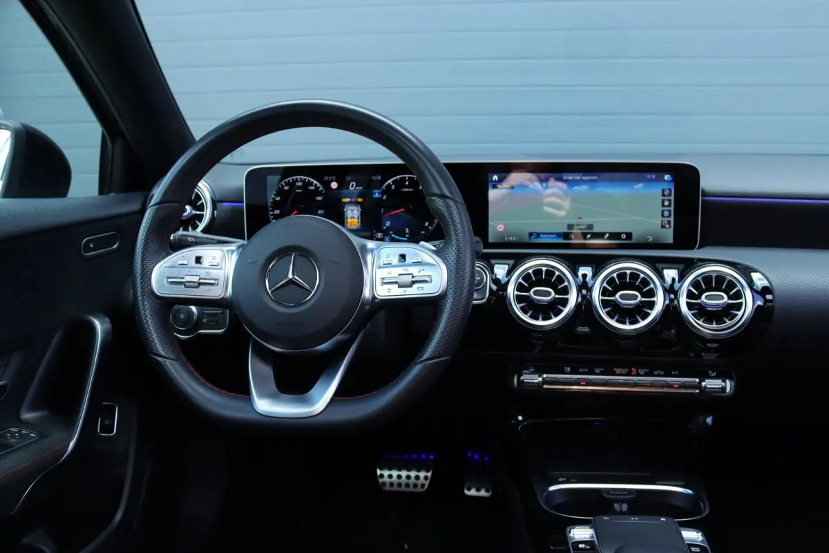 A-Klasse A 250 A250 4Matic AMG Line sedan / sfeerverlichting / pano /carplay
