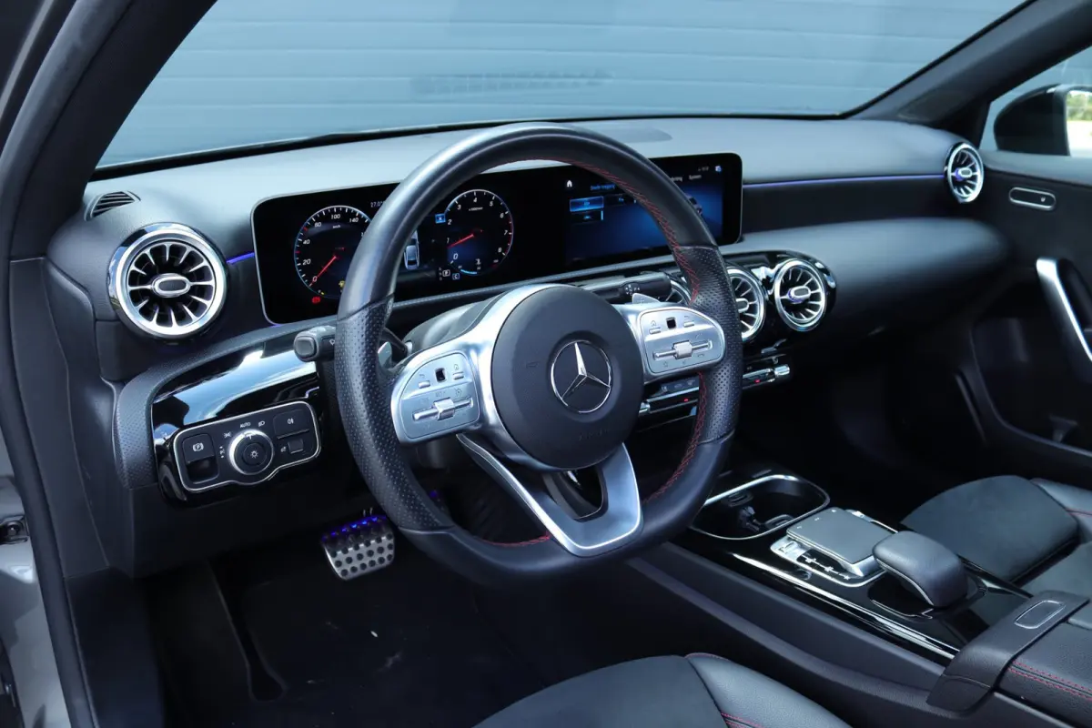 A-Klasse A 250 A250 4Matic AMG Line sedan / sfeerverlichting / pano /carplay
