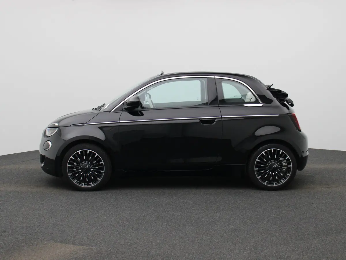 42 kWh La Prima | ACHTERUITRIJCAMERA | STOELVERWARMING | APPLE CARPLAY - ANDROID AUTO | LEDEREN BEKLEDING | CLIMATE CONTROL |
