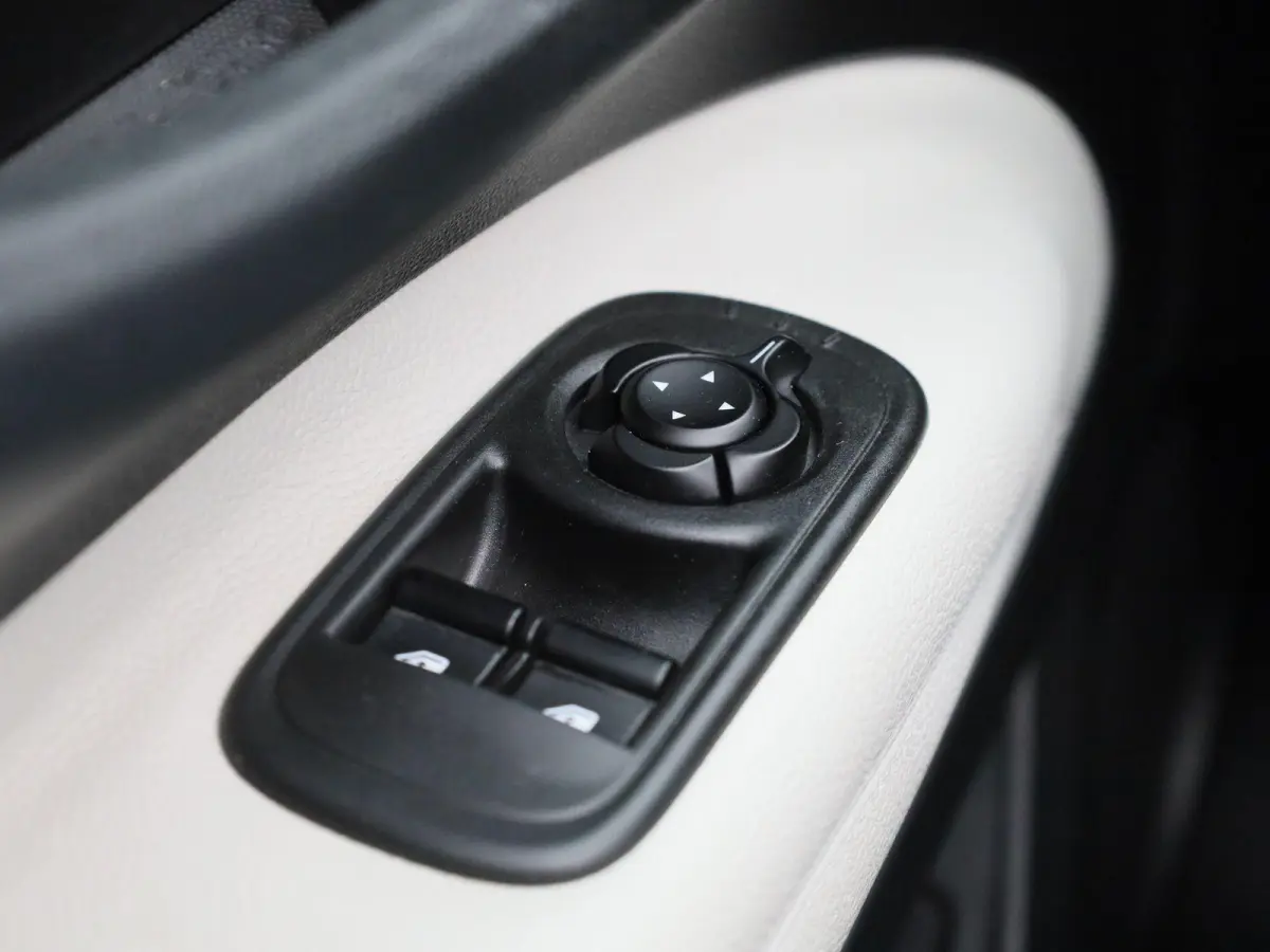 42 kWh La Prima | ACHTERUITRIJCAMERA | STOELVERWARMING | APPLE CARPLAY - ANDROID AUTO | LEDEREN BEKLEDING | CLIMATE CONTROL |