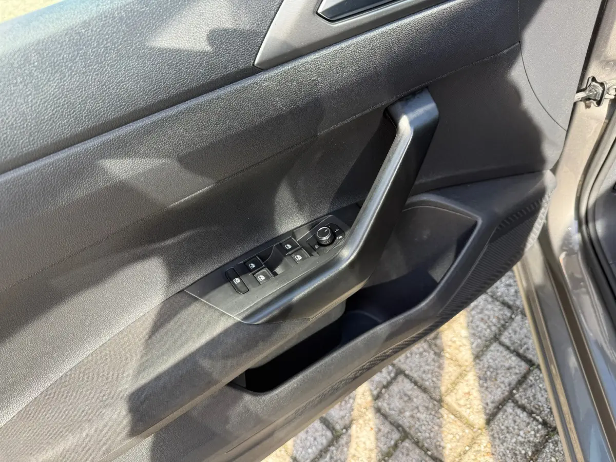 1.0 TSI Highline R-LINE VELGEN I CARPLAY I PDC I STOELVER I NWE APK