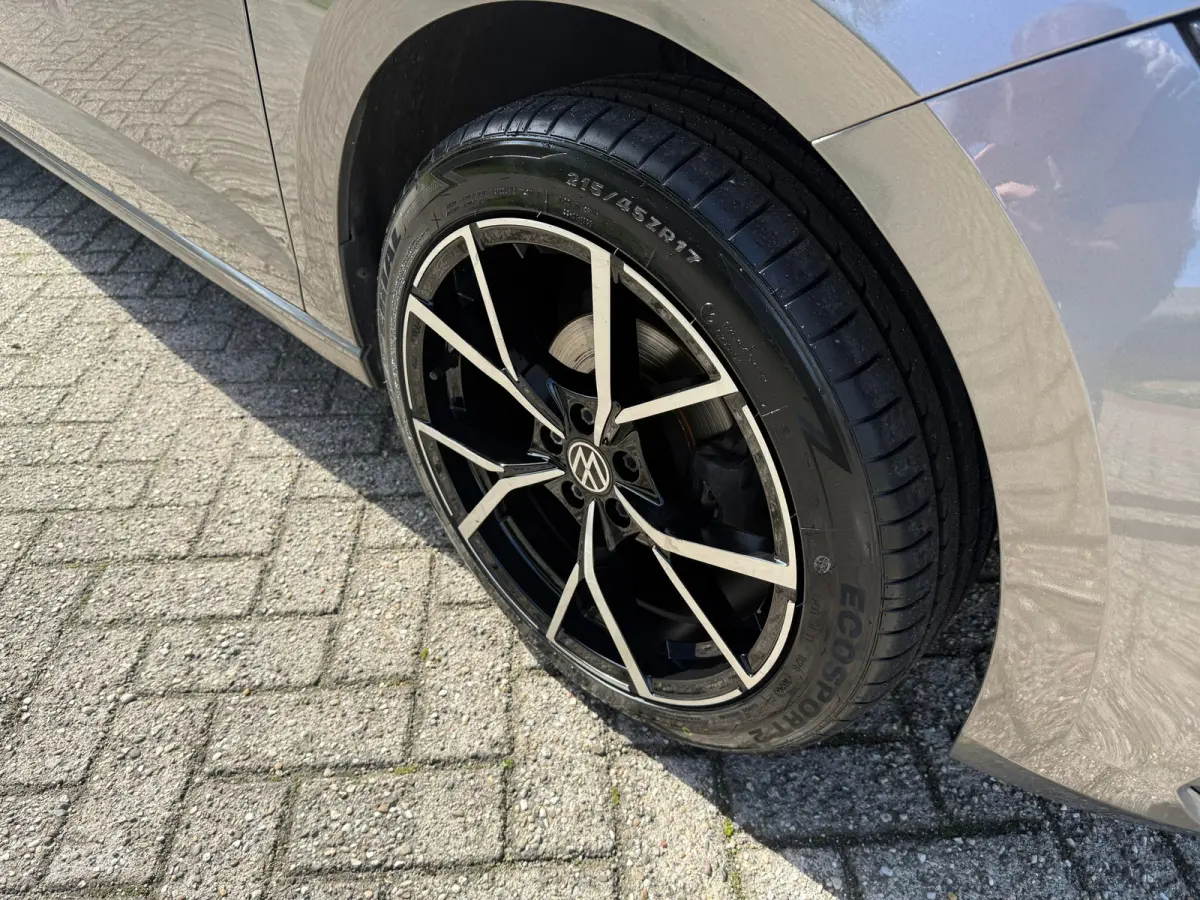 1.0 TSI Highline R-LINE VELGEN I CARPLAY I PDC I STOELVER I NWE APK