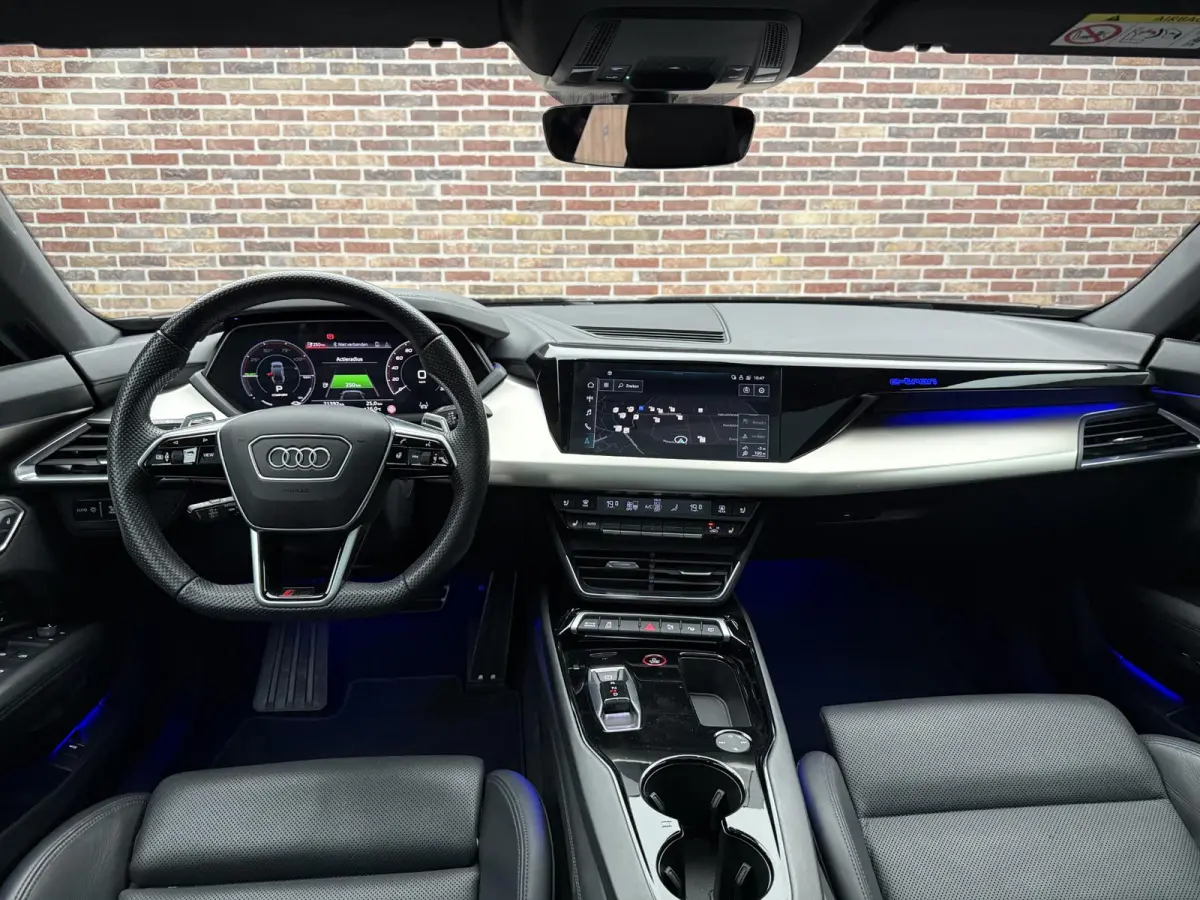 RS 93 kWh DAK SFEER HEADUP CARPLAY LUCHTVERING SOH 92%