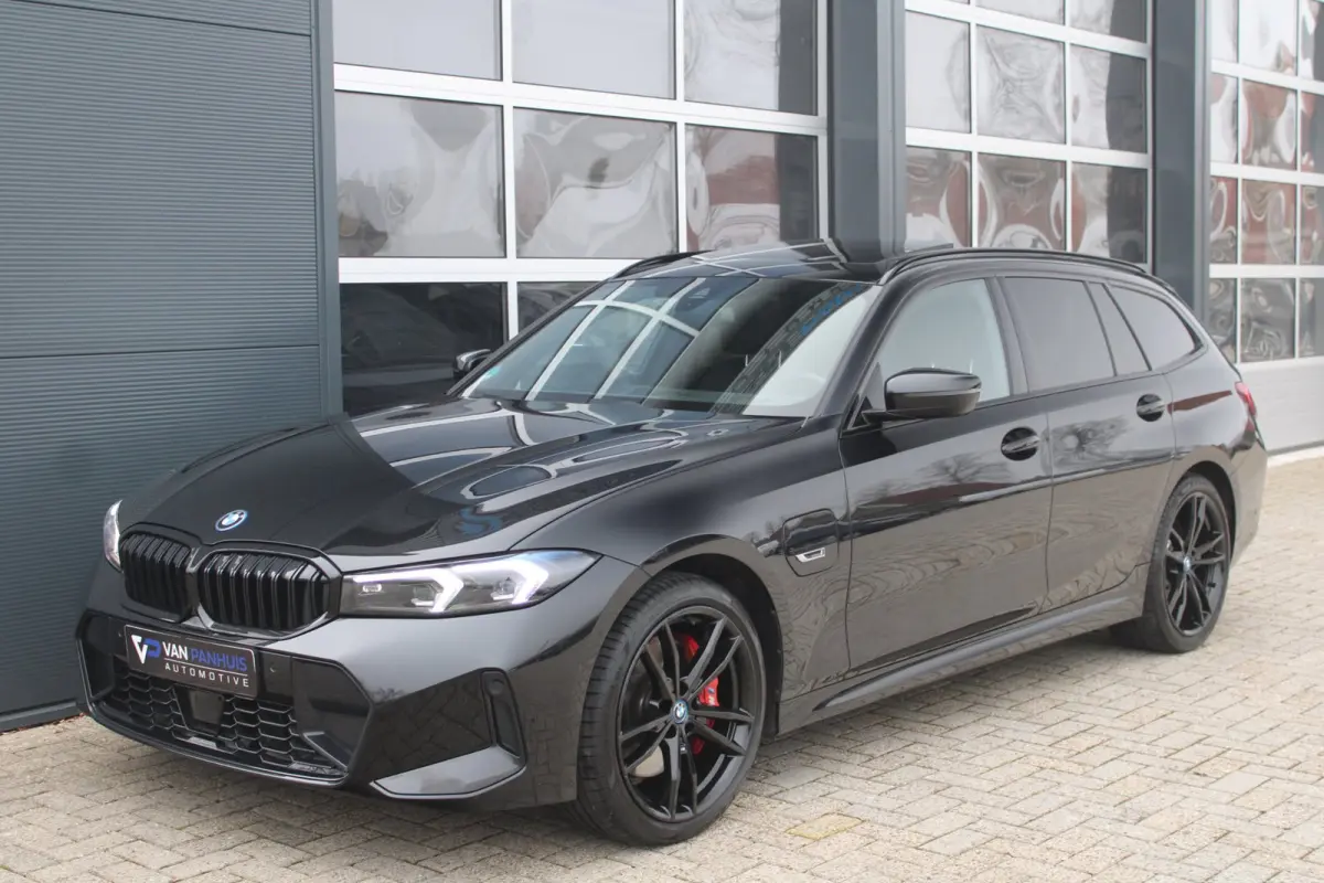 330e M-Sport Pro | Pano | HK | ACC | Memory | HUD