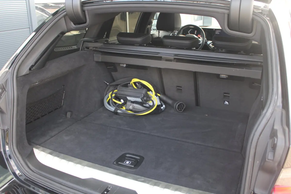 330e M-Sport Pro | Pano | HK | ACC | Memory | HUD