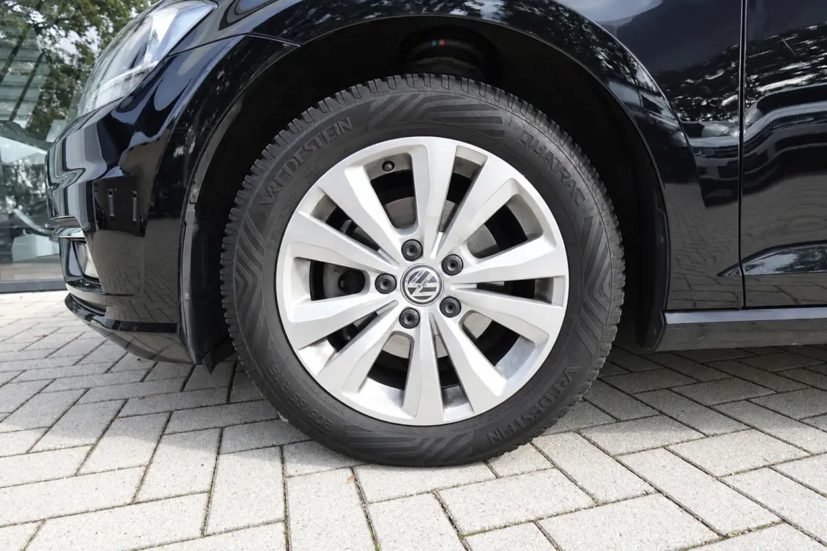 1.0 TSI Comfortline PDC NAVI ACC