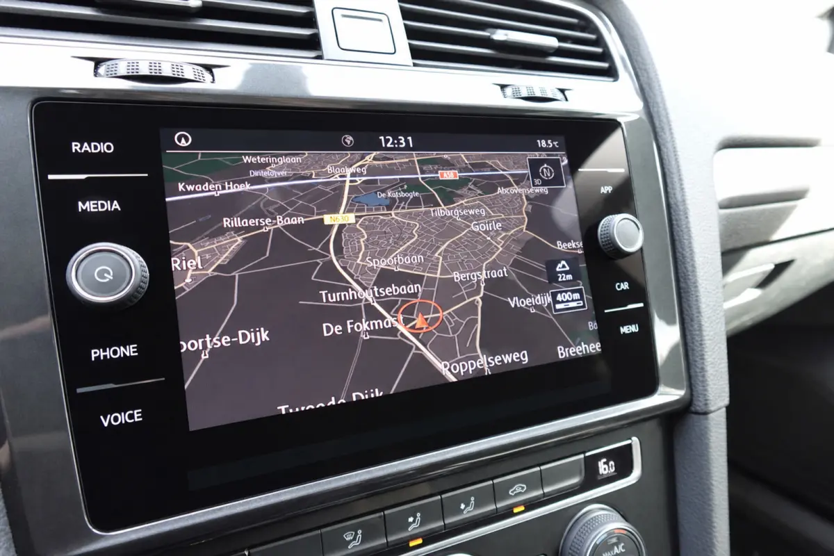 1.0 TSI Comfortline PDC NAVI ACC
