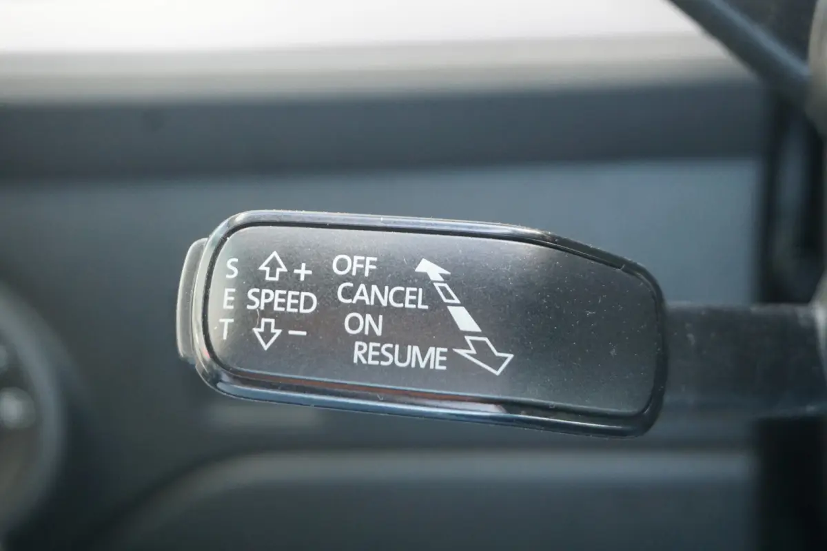 1.0 TSI Style Business Intense | CARPLAY | ADAPT. CRUISE | CLIMATE |