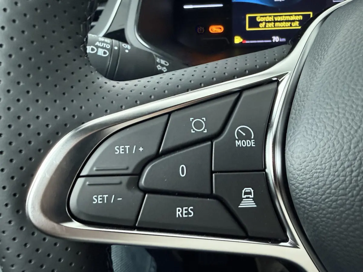 1.8 HEV AT Intense+ | €2.000 voorraadvoordeel | Keyless entry en go | Stoelverwarming | Adaptieve Cruise Control | Parkeersensoren rondom |