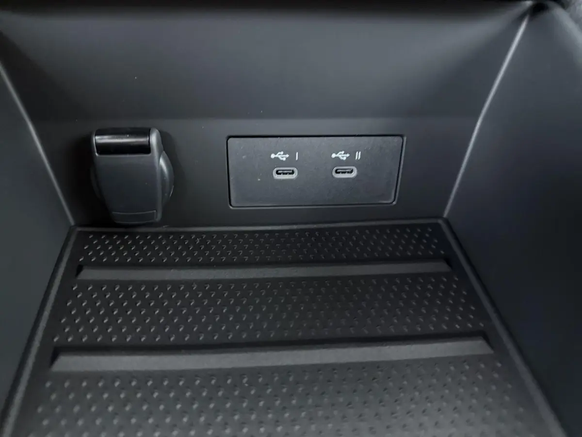 1.8 HEV AT Intense+ | €2.000 voorraadvoordeel | Keyless entry en go | Stoelverwarming | Adaptieve Cruise Control | Parkeersensoren rondom |