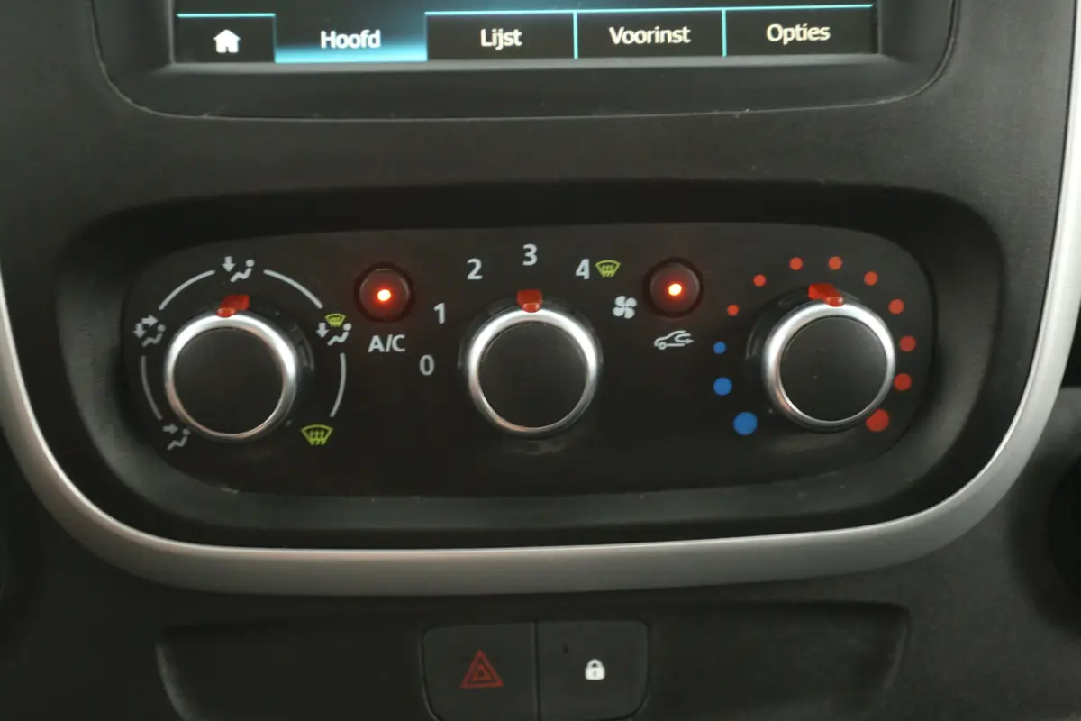 2.0 MultiJet 145PK L2H1 | Airco | Cruise | Camera | Navi | Trekhaak | 3 Zits | Parkeersens.