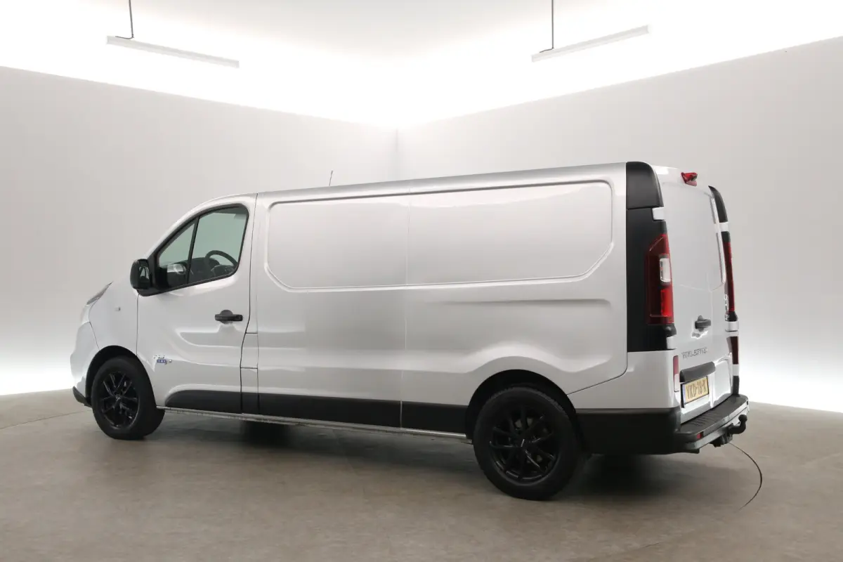 2.0 MultiJet 145PK L2H1 | Airco | Cruise | Camera | Navi | Trekhaak | 3 Zits | Parkeersens.