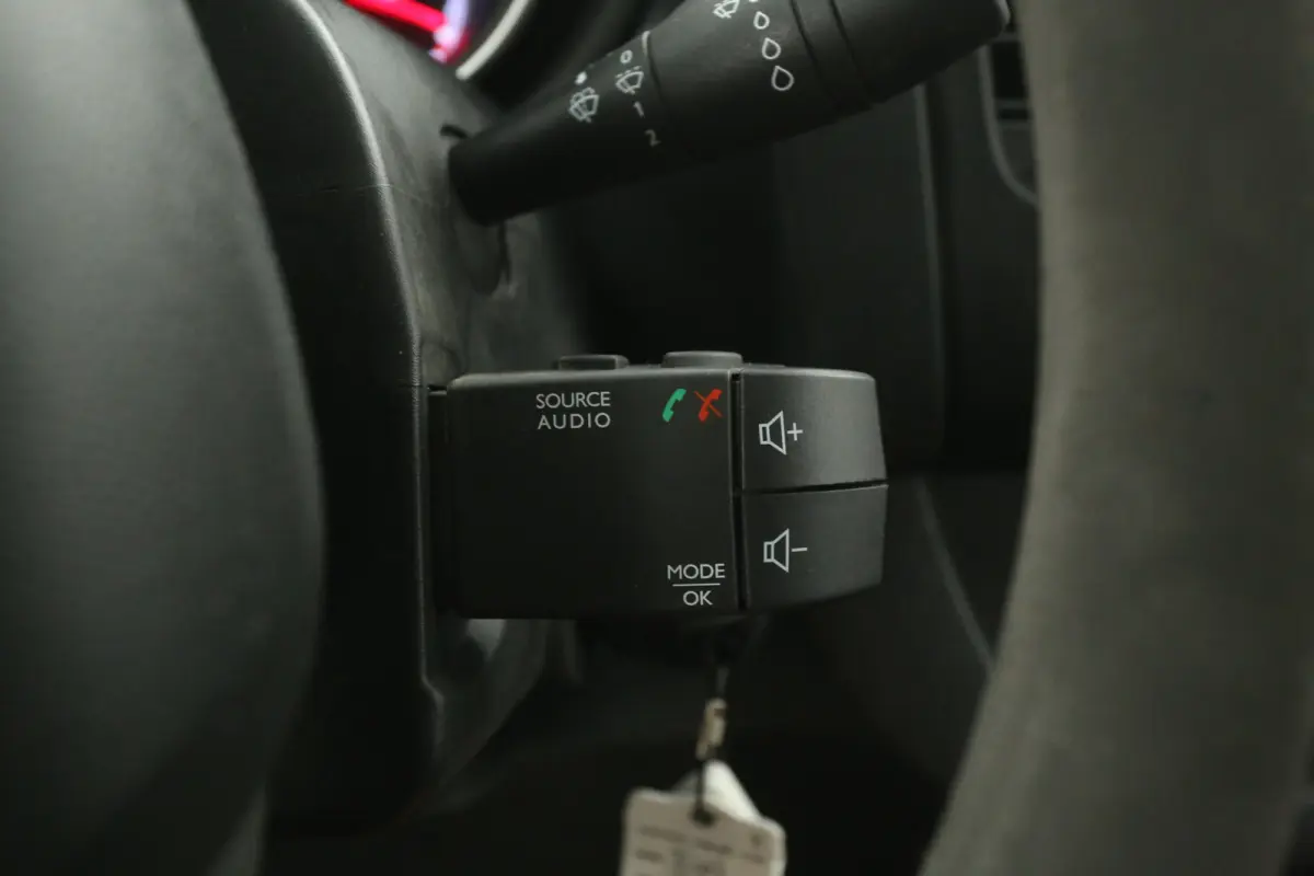 2.0 MultiJet 145PK L2H1 | Airco | Cruise | Camera | Navi | Trekhaak | 3 Zits | Parkeersens.