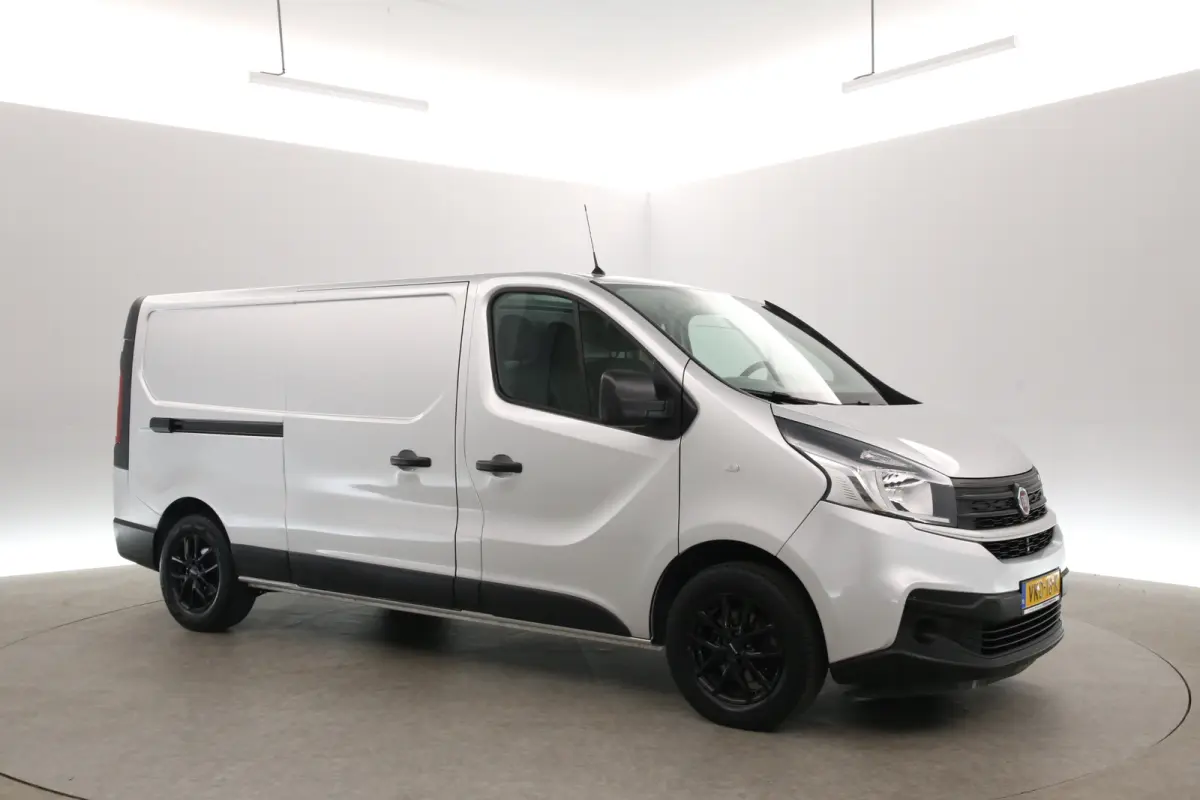2.0 MultiJet 145PK L2H1 | Airco | Cruise | Camera | Navi | Trekhaak | 3 Zits | Parkeersens.