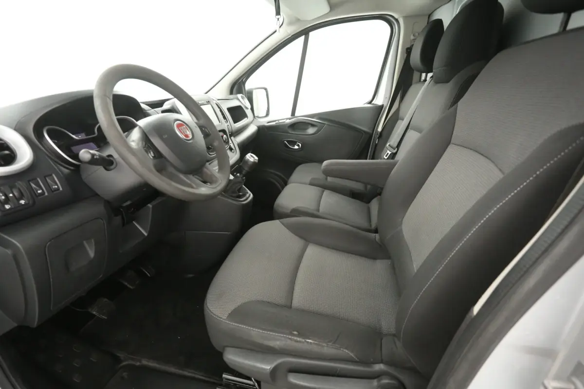 2.0 MultiJet 145PK L2H1 | Airco | Cruise | Camera | Navi | Trekhaak | 3 Zits | Parkeersens.