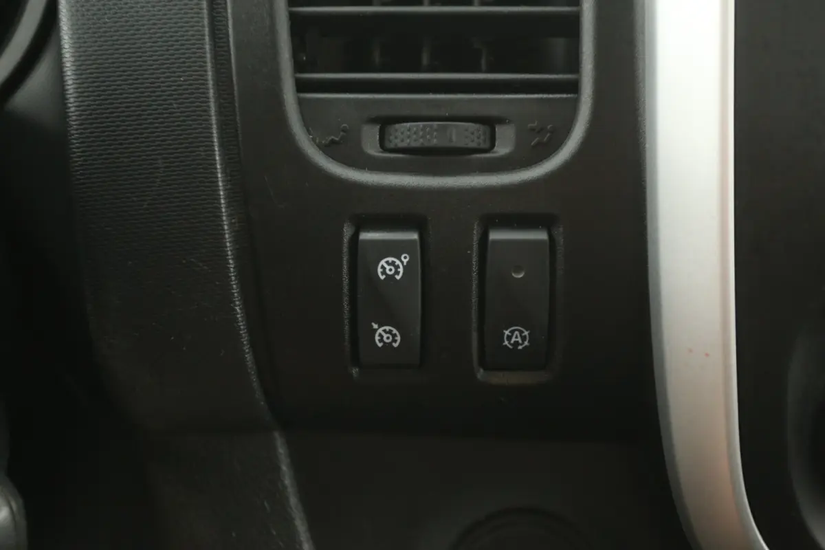 2.0 MultiJet 145PK L2H1 | Airco | Cruise | Camera | Navi | Trekhaak | 3 Zits | Parkeersens.