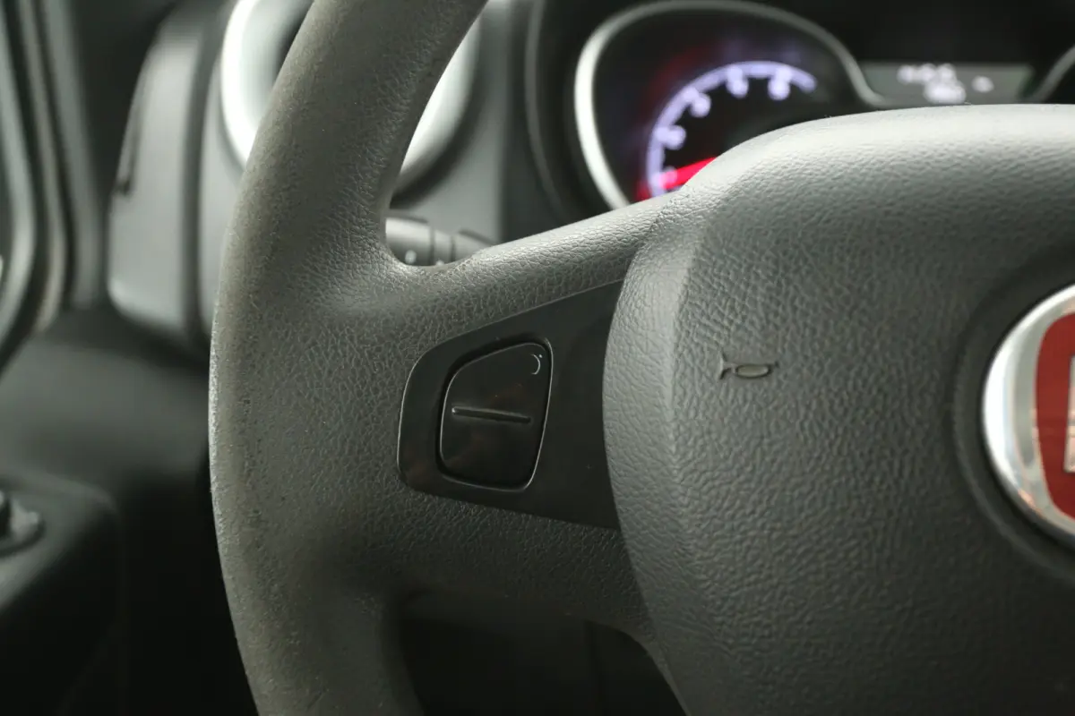 2.0 MultiJet 145PK L2H1 | Airco | Cruise | Camera | Navi | Trekhaak | 3 Zits | Parkeersens.