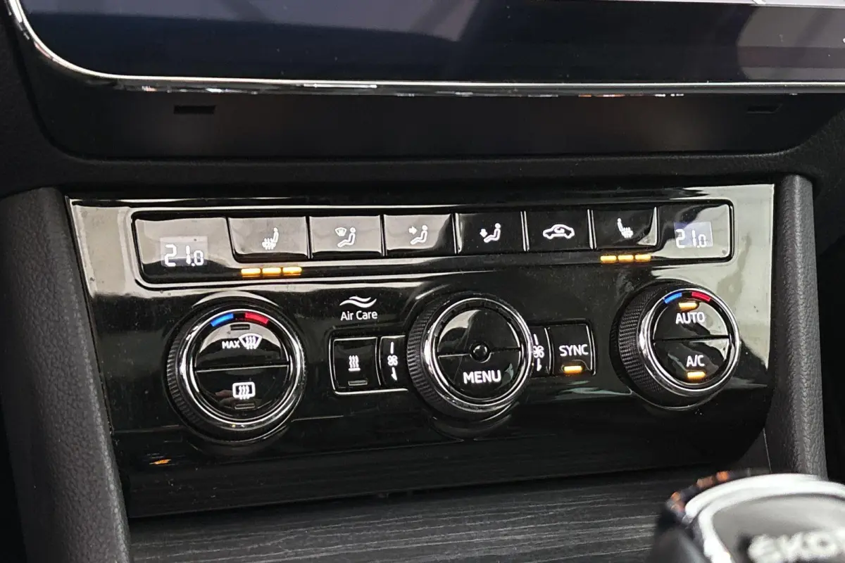 1.4 TSI iV Style Panoramadak Matrix LED Memory Virtual Cockpit