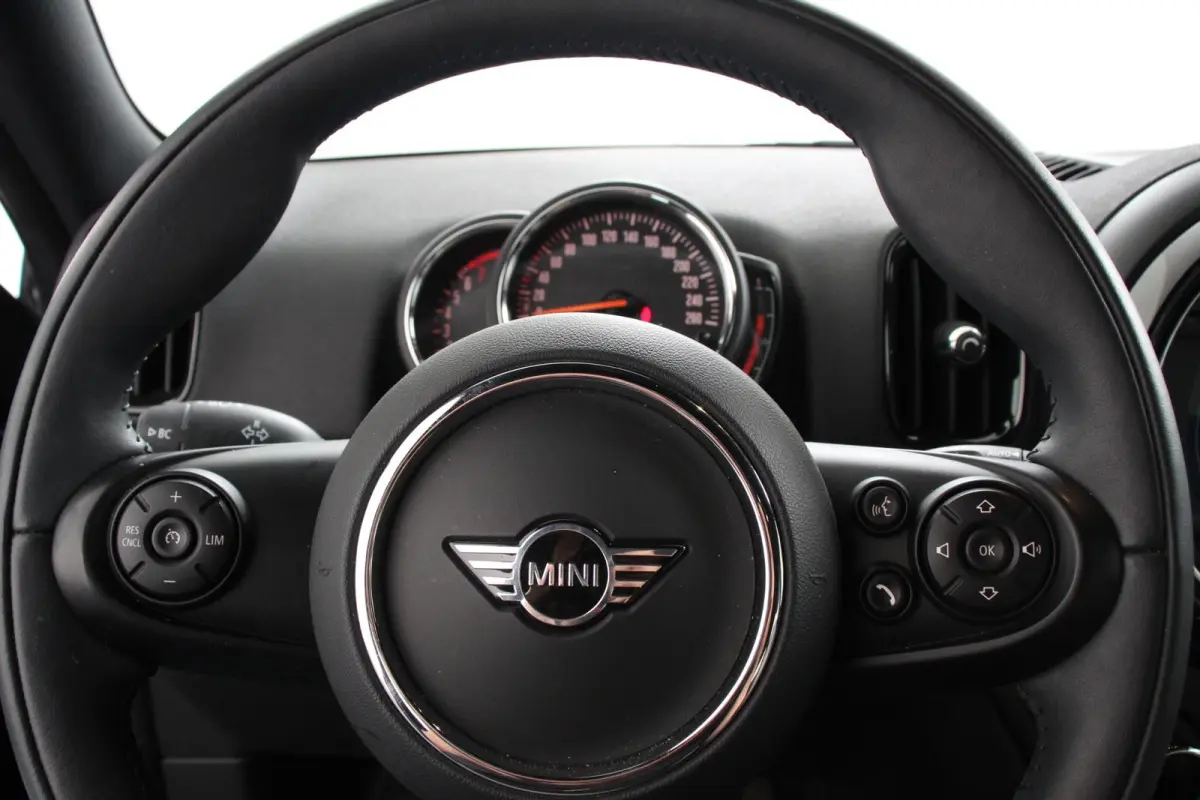 1.5 Automaat Cooper Salt Climate Control Lederen bekleding Cruise Control Parkeersensoren V+A Getinte ramen